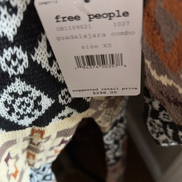 Free People sweater - Picture 4 of 6